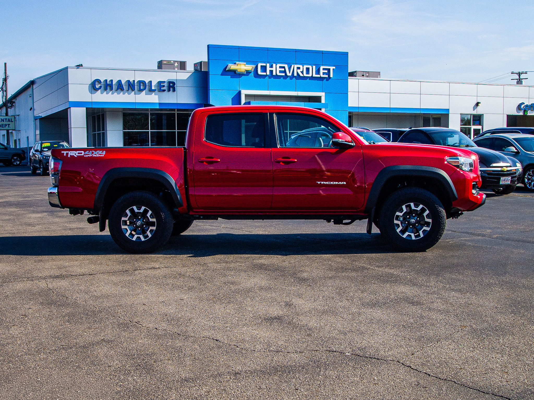 Used 2023 Toyota Tacoma TRD Off-Road AWD/4WD image 8