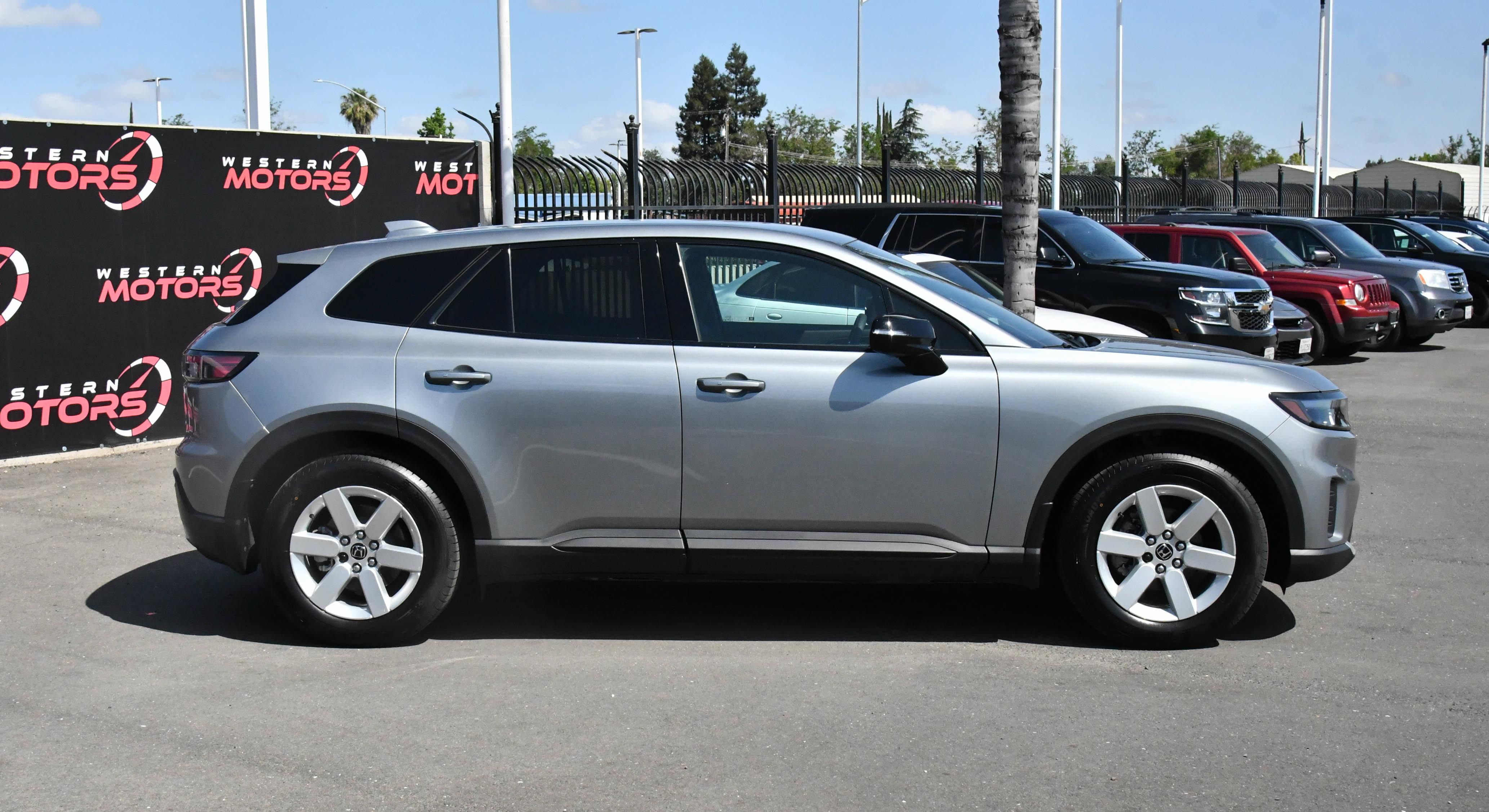 Used 2024 Honda Prologue EX image 9