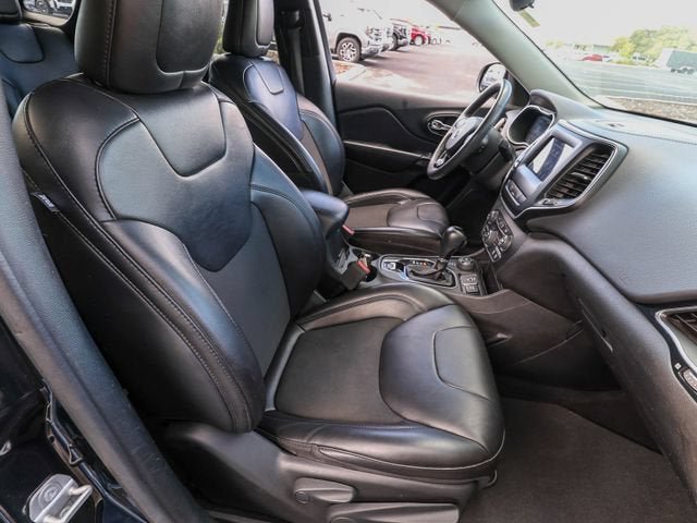 Used 2021 Jeep Cherokee Latitude Plus AWD/4WD image 32