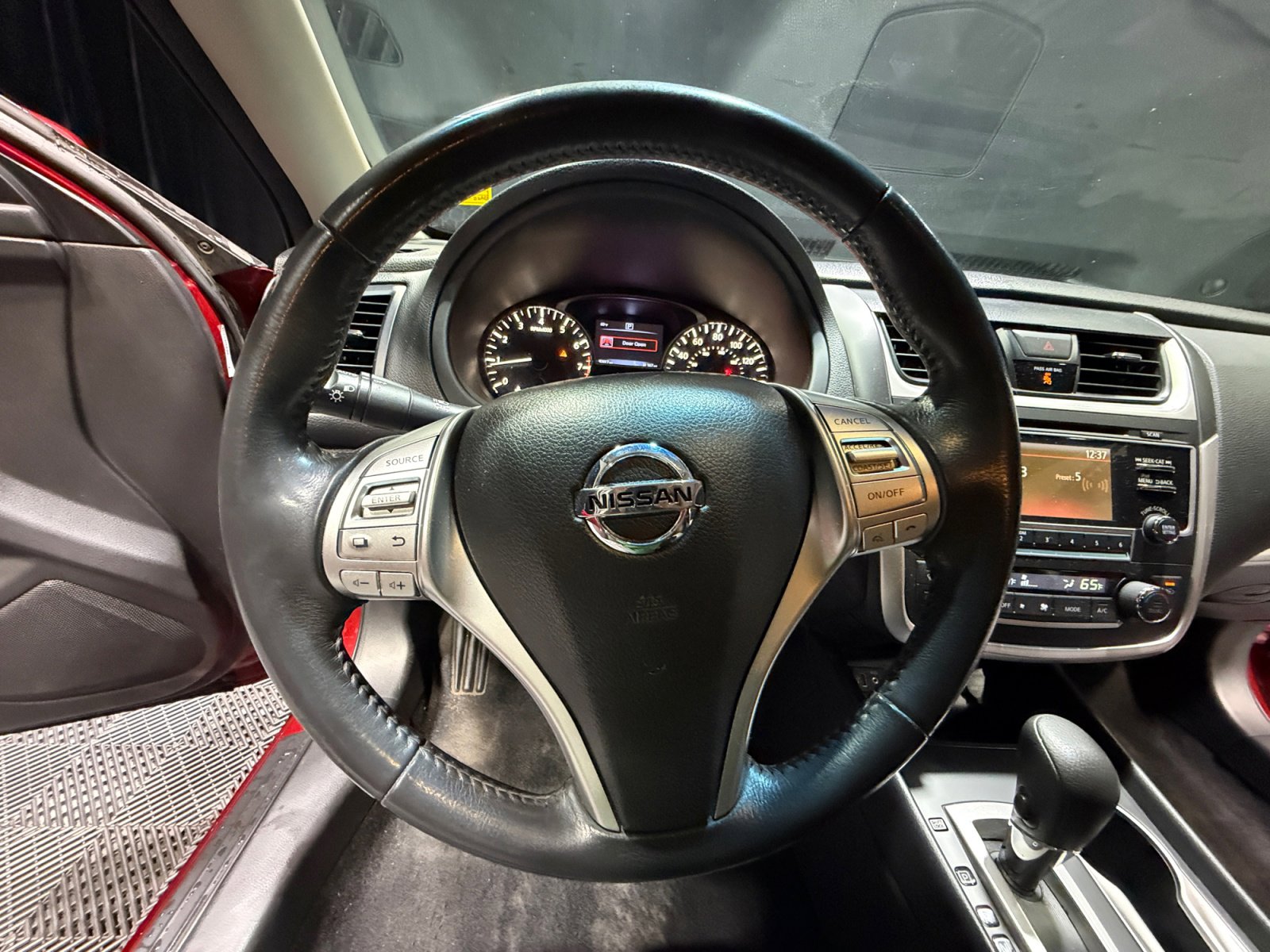 Used 2017 Nissan Altima 2.5 SV image 9