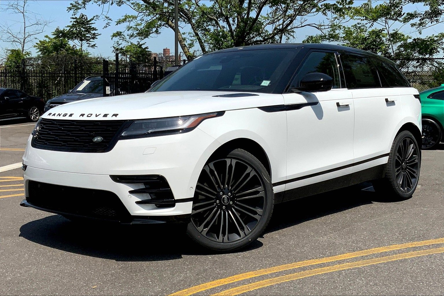 New 2026 Land Rover Range Rover Velar Dynamic SE