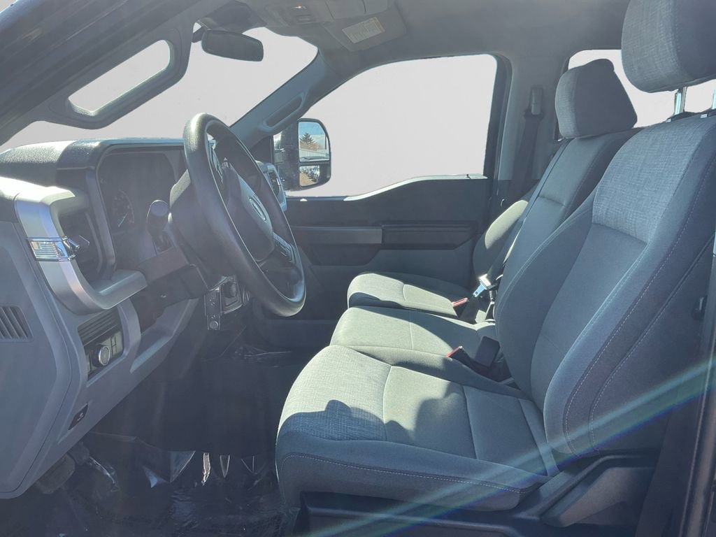 Used 2025 Ford F250 XLT image 9