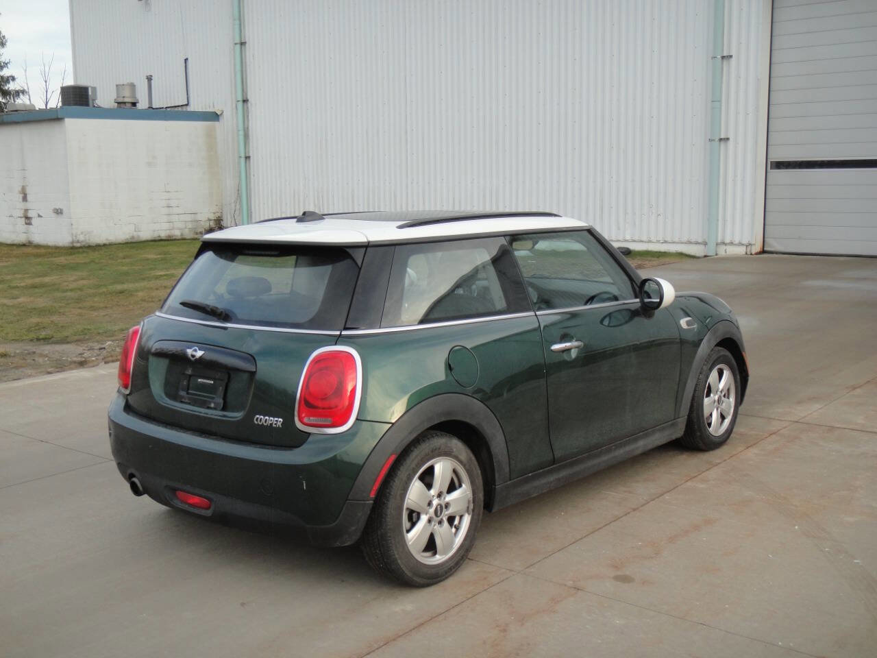 Used 2017 MINI Cooper 2-Door Hardtop image 6