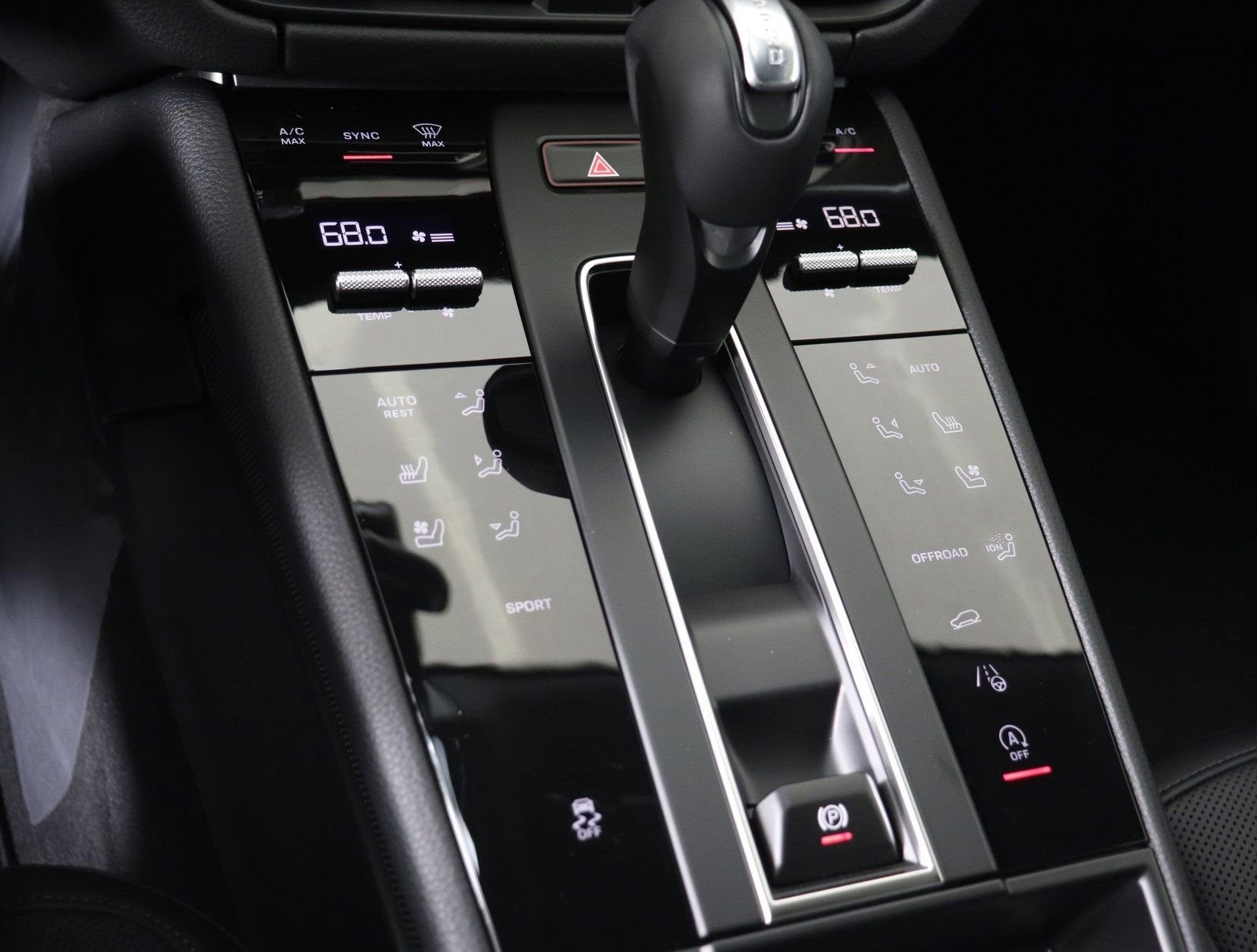 Certified 2025 Porsche Macan image 22