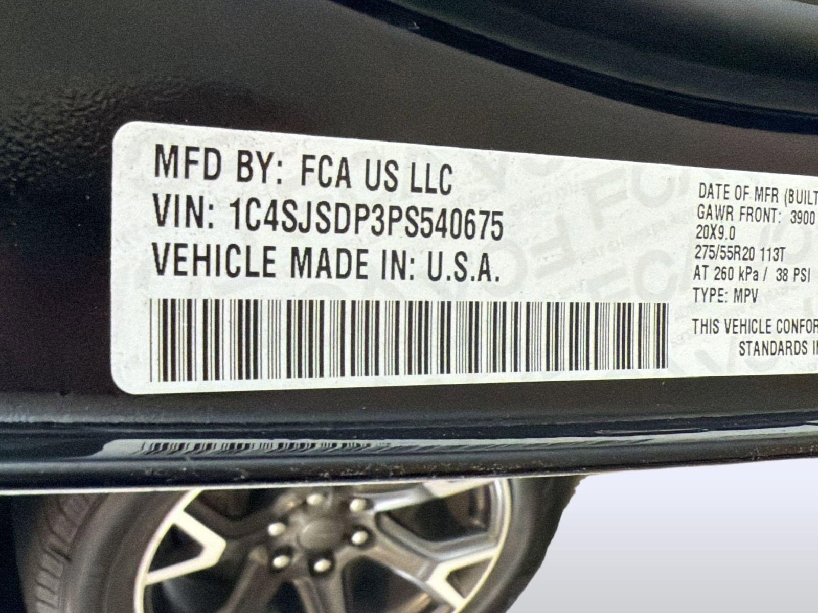 Used 2023 Jeep Wagoneer L Series III w/ Preferred Equipment Group image 17