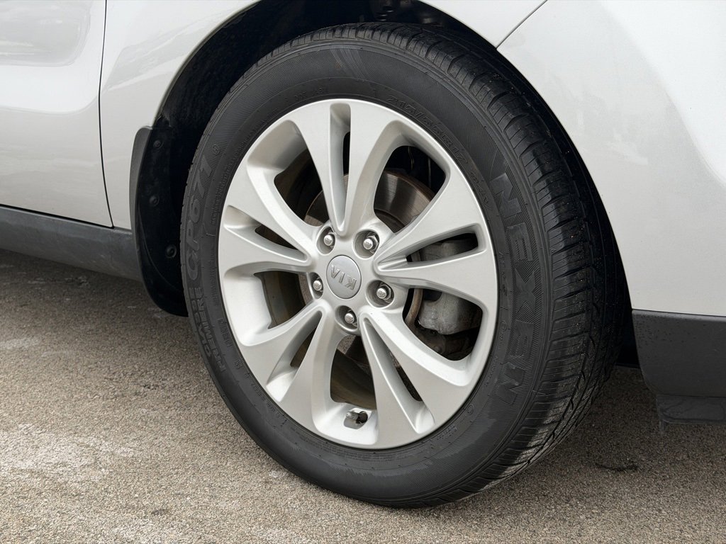 Used 2016 Kia Soul + image 30