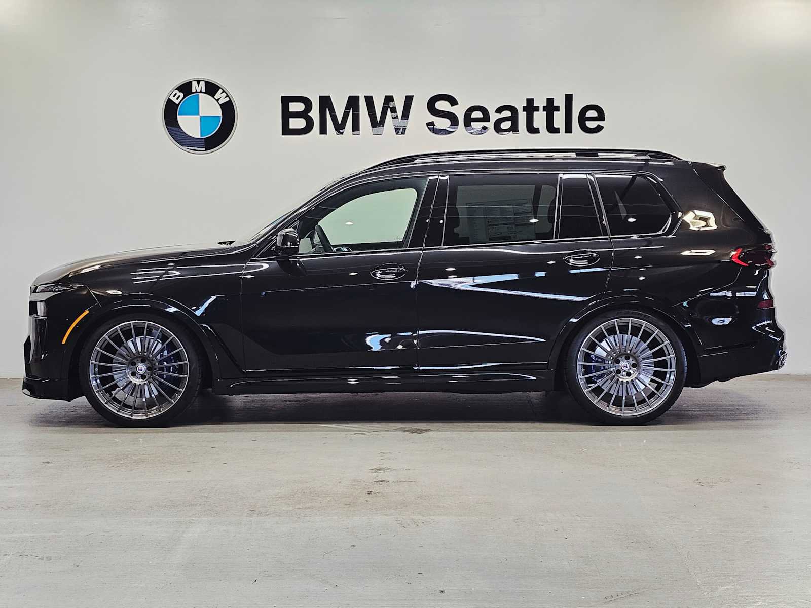New 2026 BMW ALPINA XB7 image 3