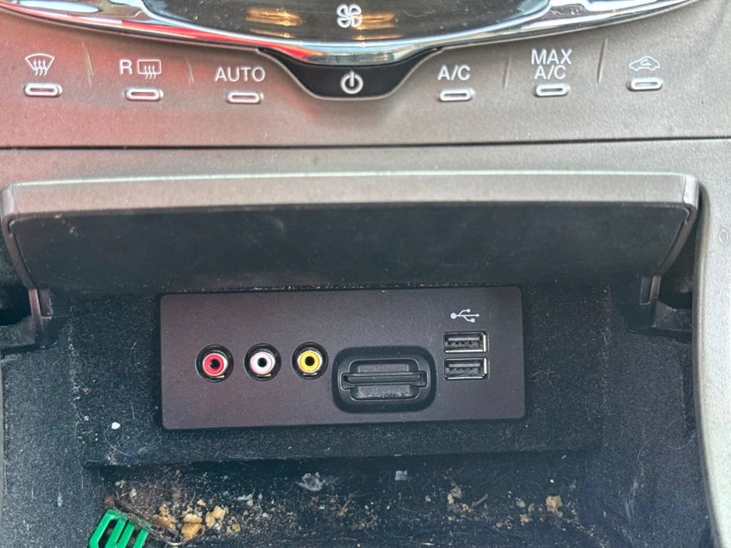 Used 2013 Lincoln MKX FWD image 19