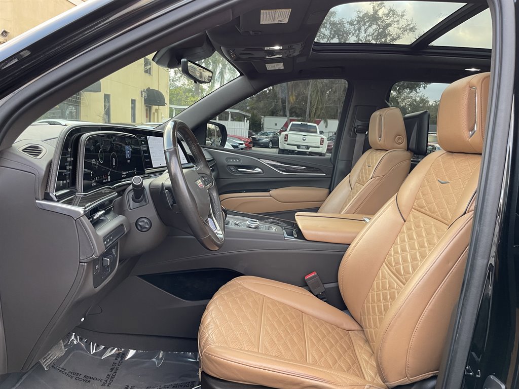 Used 2021 Cadillac Escalade ESV Sport w/ Driver Assist Tech Package RWD image 23