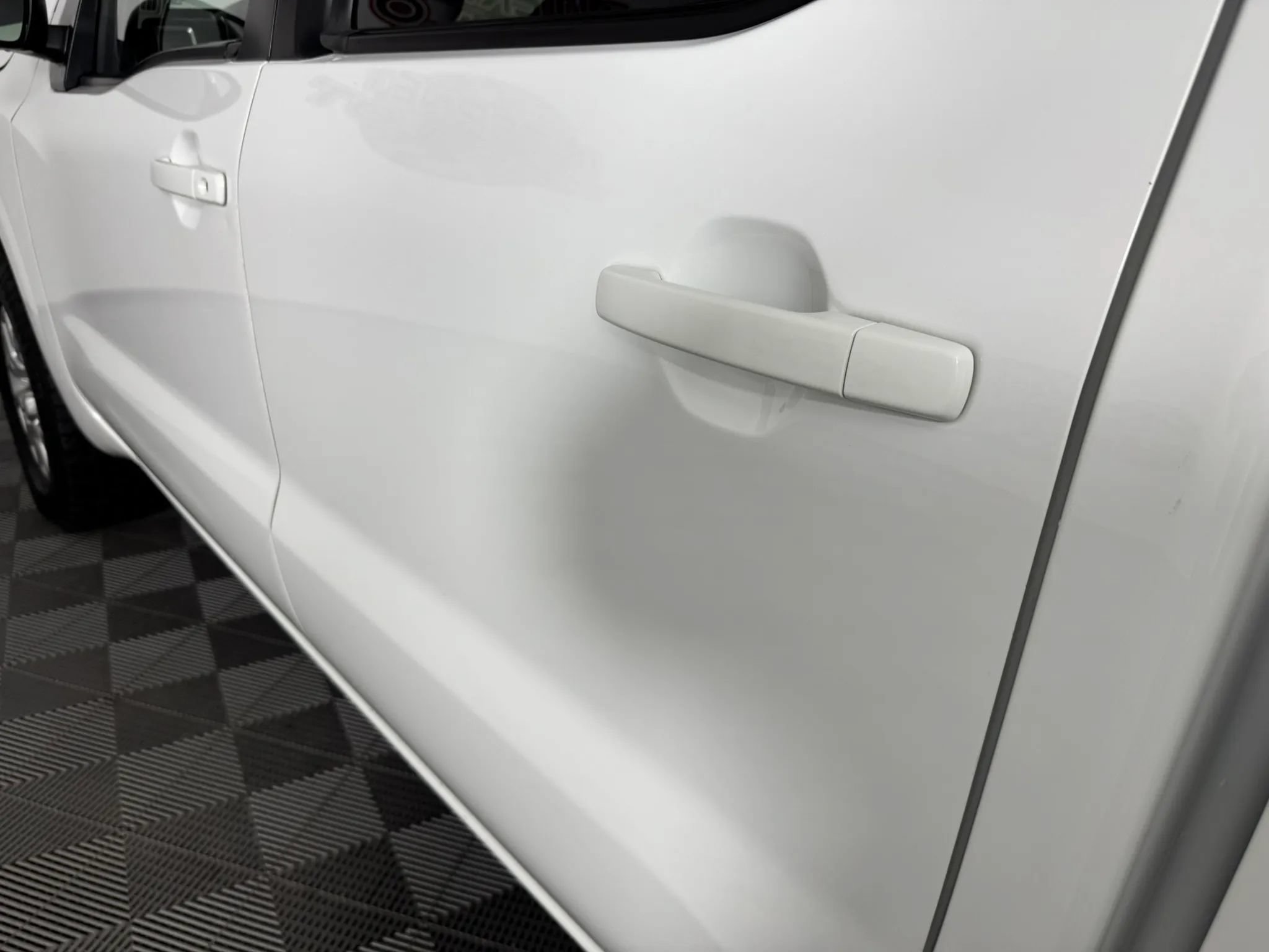 Used 2023 Nissan Frontier SV AWD/4WD image 25