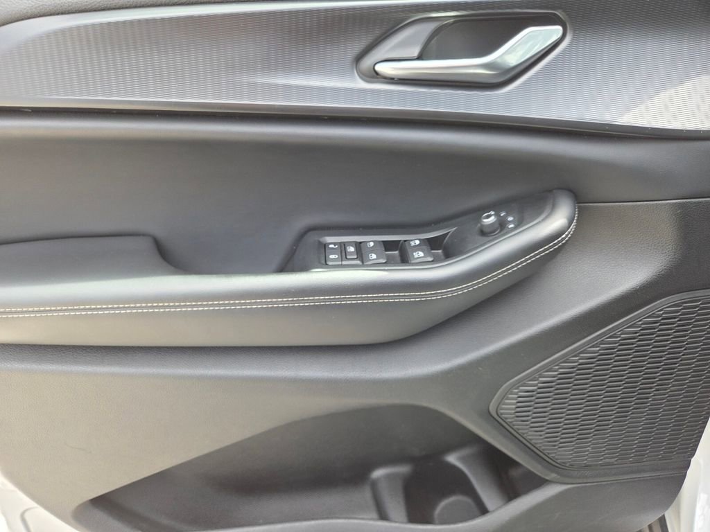 Used 2024 Jeep Grand Cherokee Laredo image 24