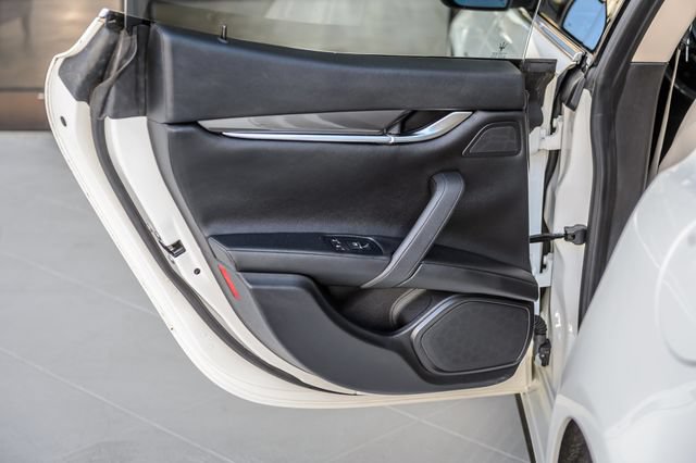 Used 2018 Maserati Ghibli RWD image 53