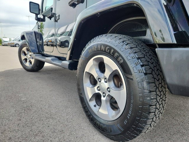Used 2018 Jeep Wrangler Unlimited Sahara AWD/4WD image 17