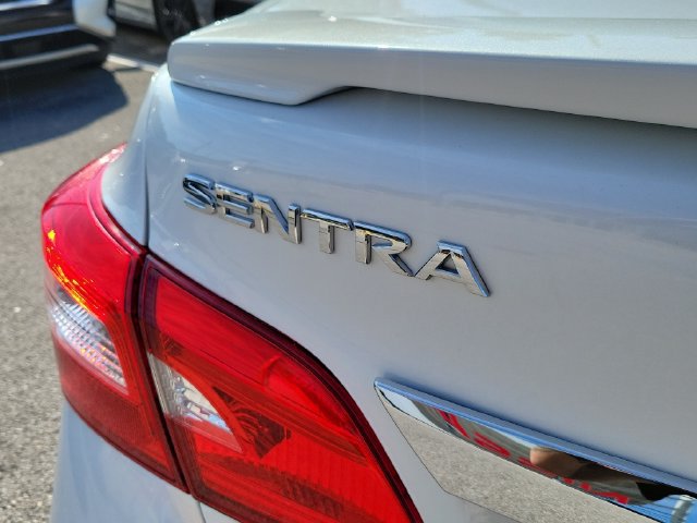 Used 2016 Nissan Sentra SR w/ SR Premium Package FWD image 8