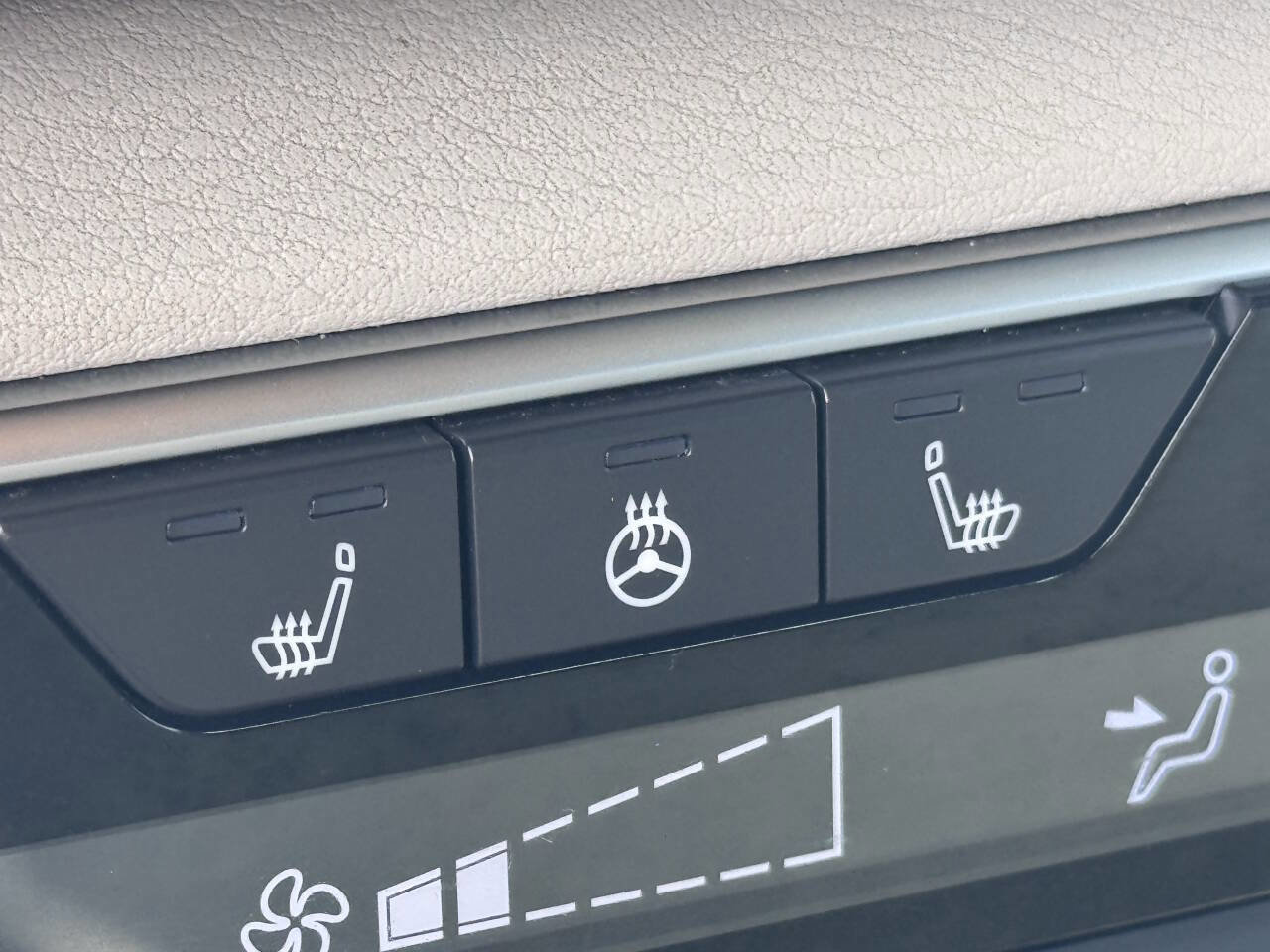 Used 2020 Nissan Altima 2.0 Platinum image 32