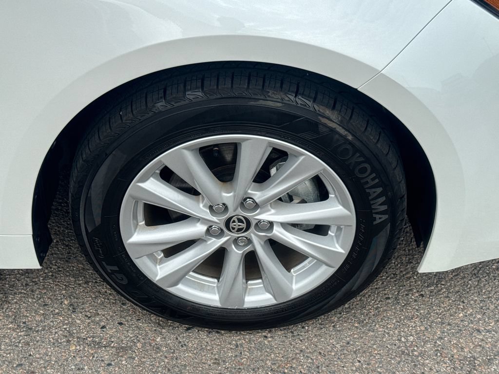 Used 2025 Toyota Corolla Hatchback FWD image 45