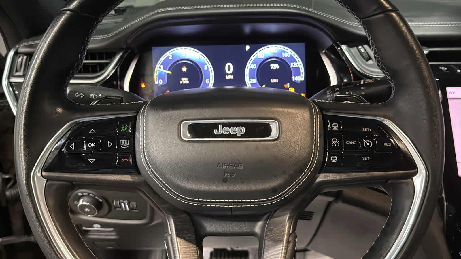 Used 2022 Jeep Grand Cherokee Overland AWD/4WD image 11