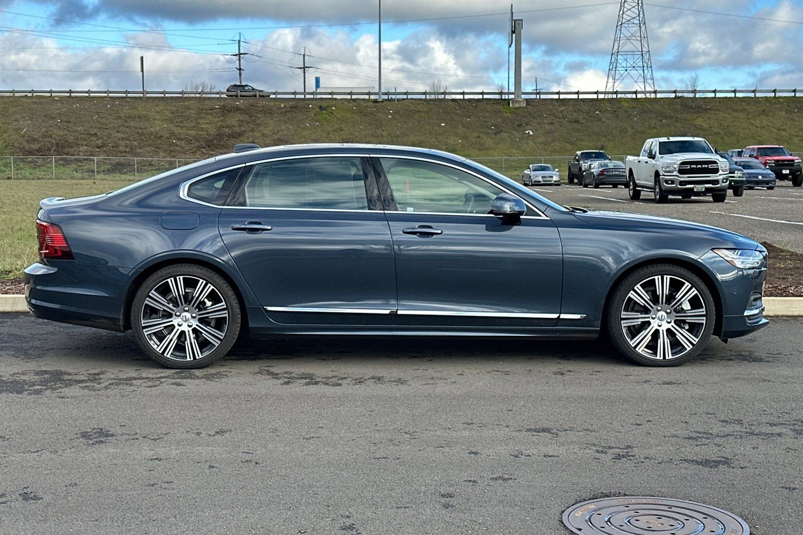 Used 2025 Volvo S90 B6 Plus w/ Protection Package Premier AWD/4WD image 2
