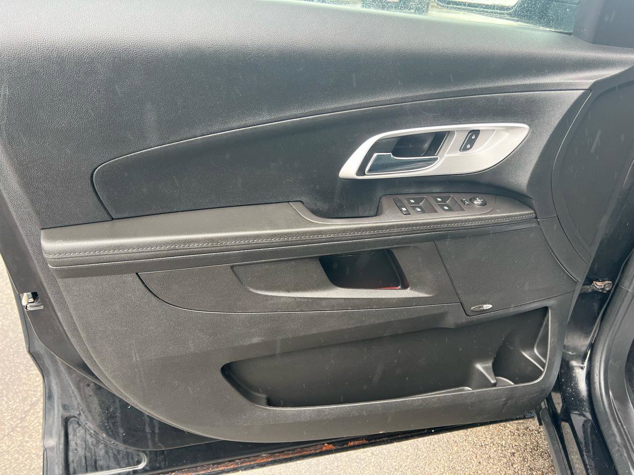 Used 2016 Chevrolet Equinox LTZ w/ Enhanced Convenience Package FWD image 10