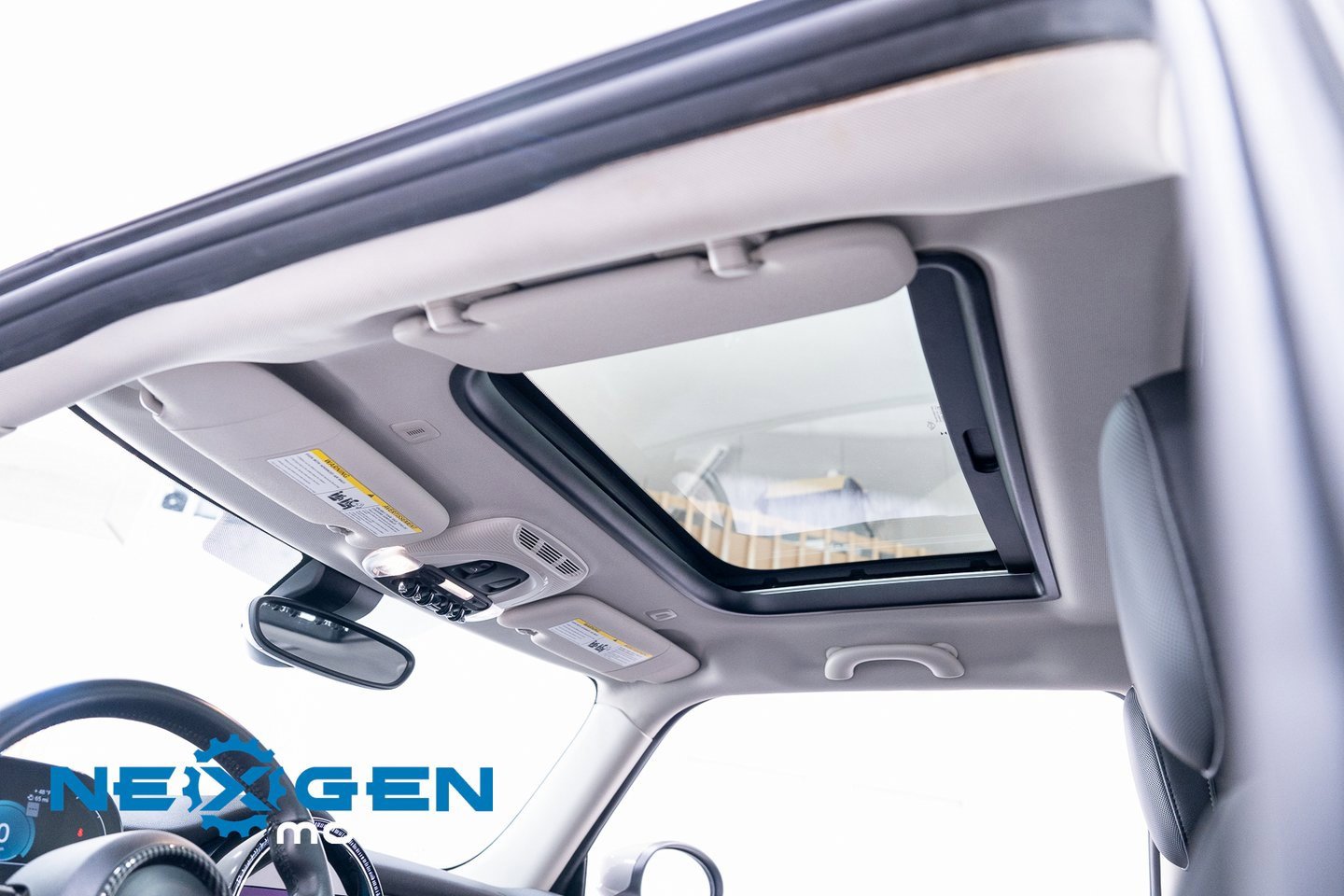 Used 2023 MINI Cooper 2-Door Hardtop image 27