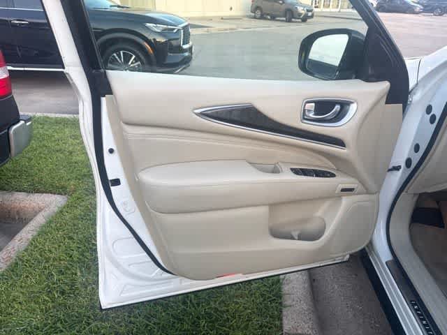 Used 2013 INFINITI JX35 AWD w/ Premium Pkg image 4