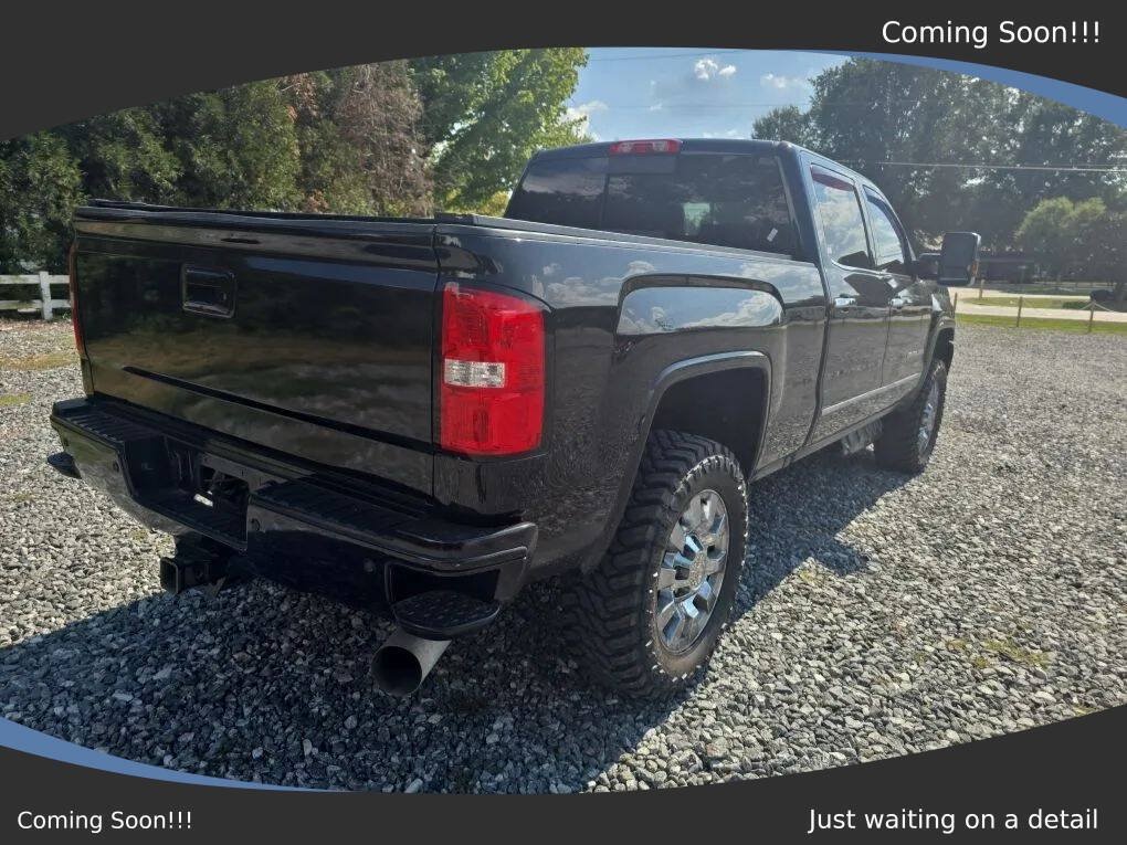 Used 2018 GMC Sierra 2500 Denali w/ Duramax Plus Package AWD/4WD image 5