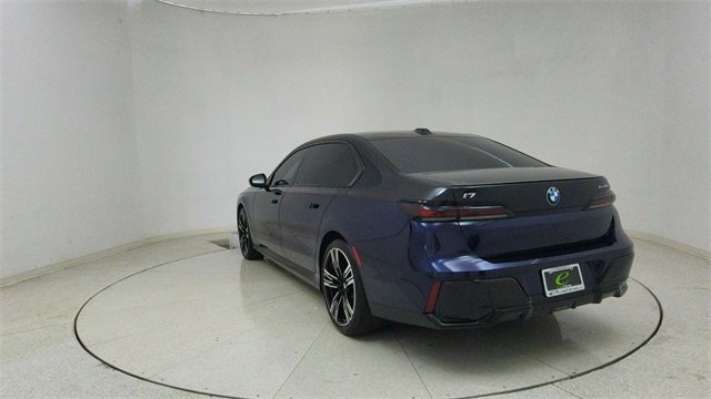 Used 2023 BMW i7 xDrive60 image 70