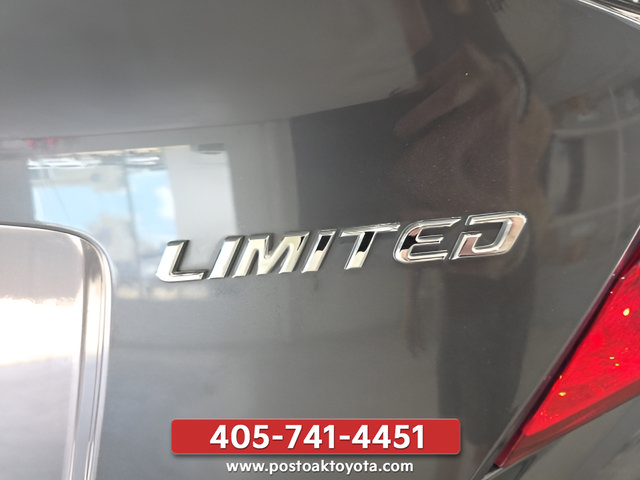 Used 2019 Toyota C-HR Limited FWD image 10