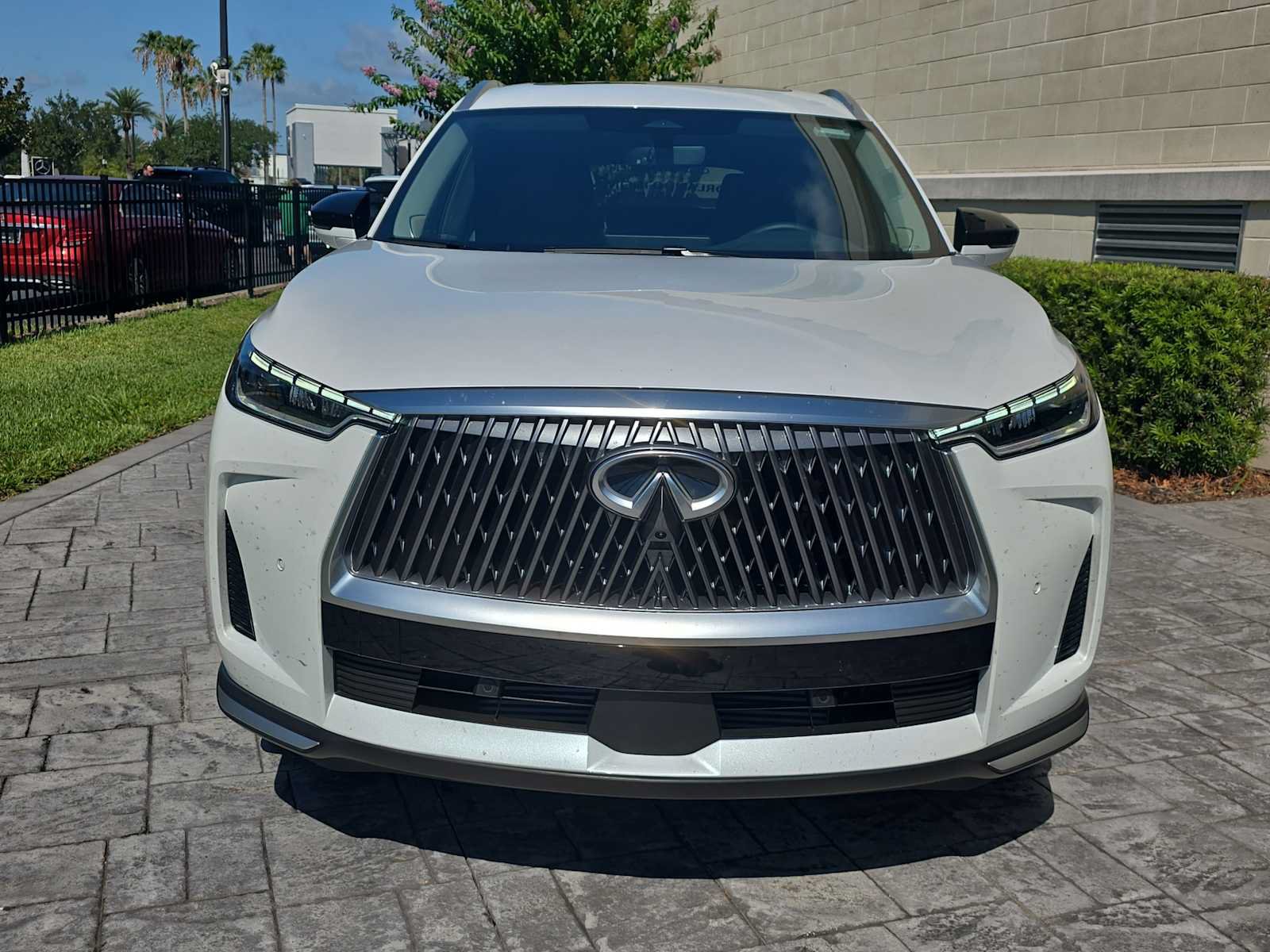 Certified 2026 INFINITI QX60 Luxe w/ Cargo Package FWD image 2