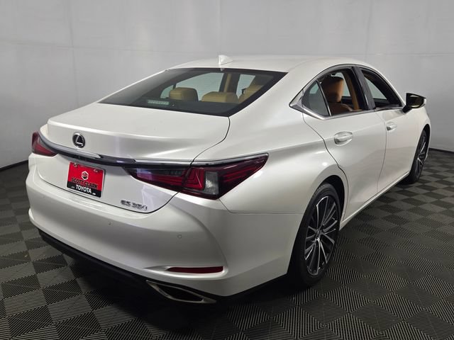 Used 2025 Lexus ES 350 w/ Premium Package FWD image 9