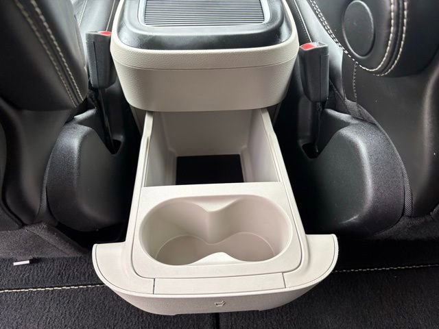 Used 2024 Chrysler Pacifica Touring-L image 25