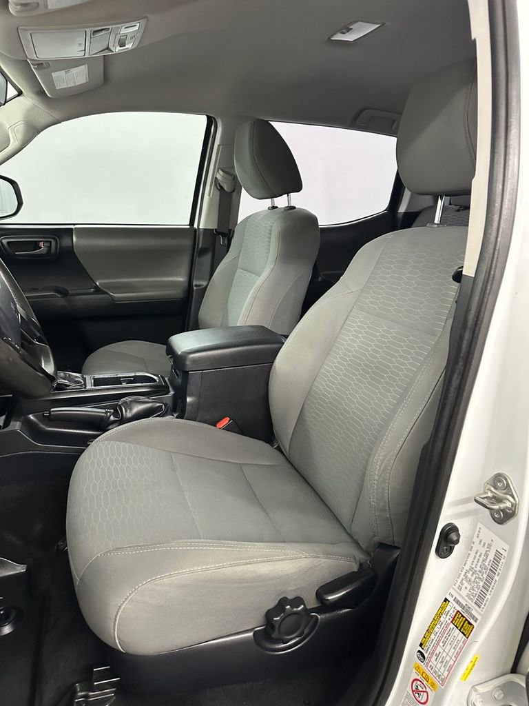 Used 2018 Toyota Tacoma SR w/ SR Convenience Package image 12