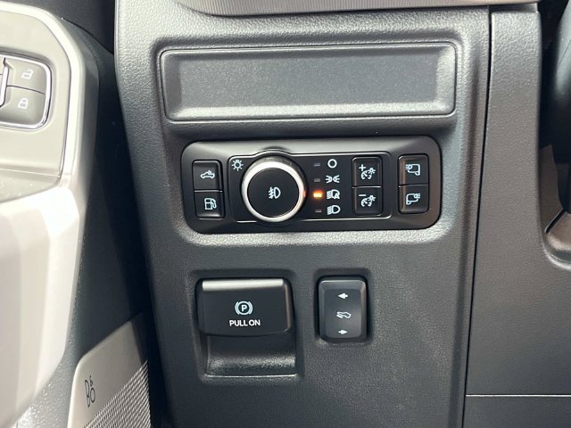 Used 2025 Ford F150 Lariat w/ Equipment Group 501A Mid AWD/4WD image 40