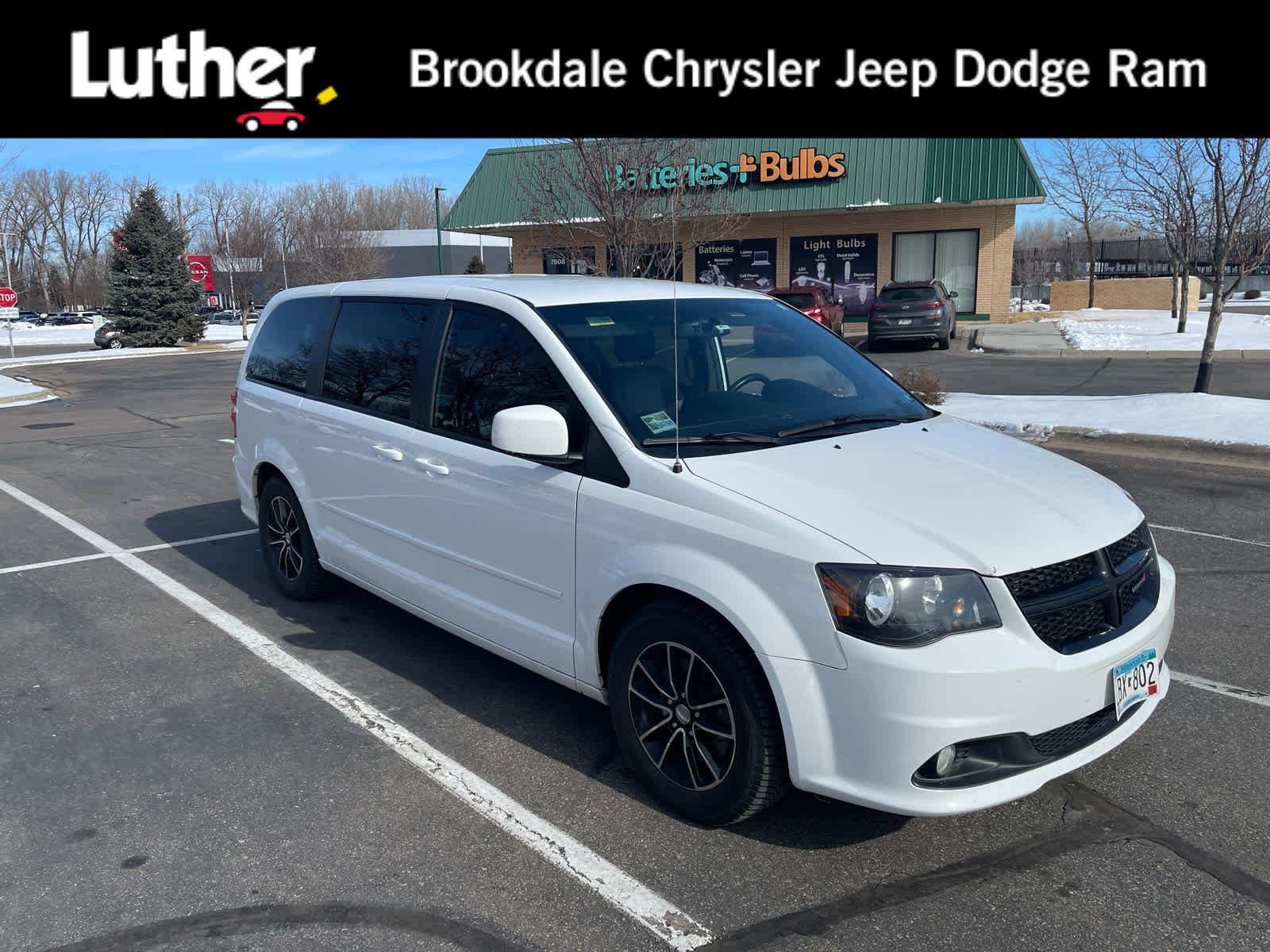 Used 2017 Dodge Grand Caravan SXT w/ Driver Convenience Group FWD image 1