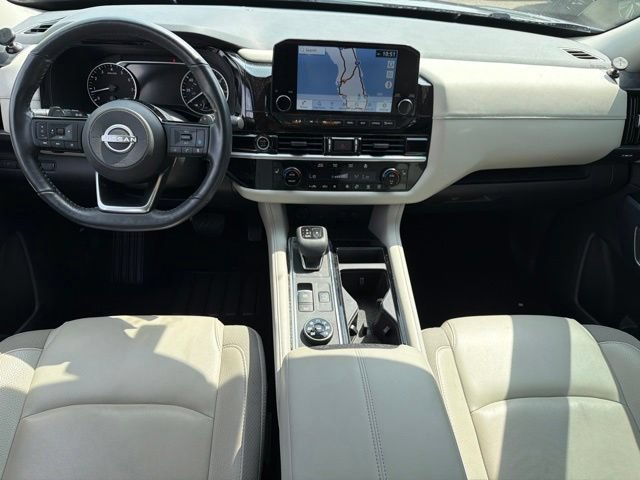 Used 2023 Nissan Pathfinder SL AWD/4WD image 18