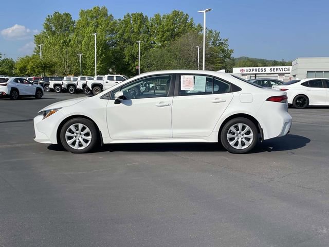 Used 2024 Toyota Corolla LE FWD image 2