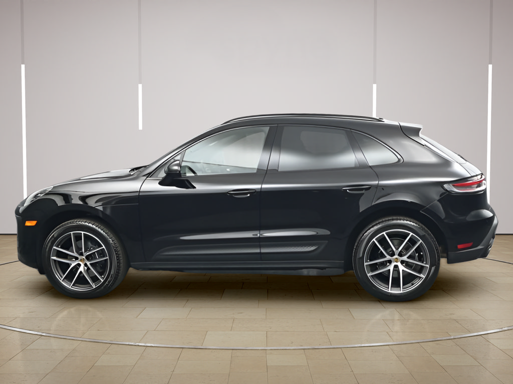 Certified 2026 Porsche Macan AWD/4WD image 2