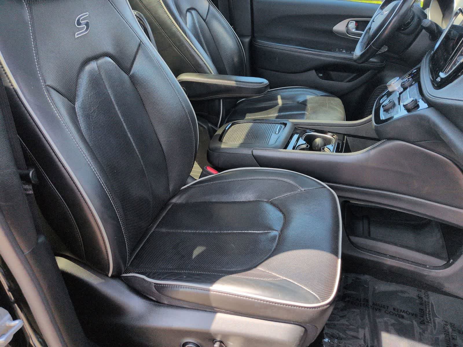 Used 2021 Chrysler Pacifica Limited w/ S Appearance Package FWD image 24