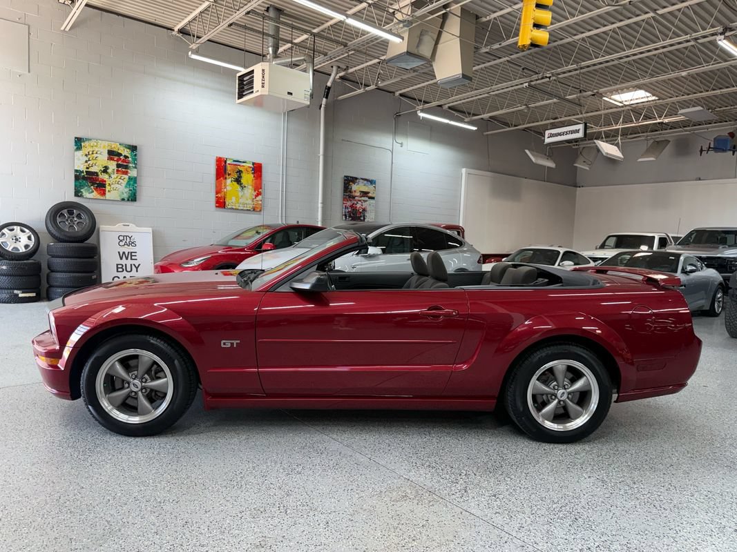 Used 2005 Ford Mustang GT RWD image 4