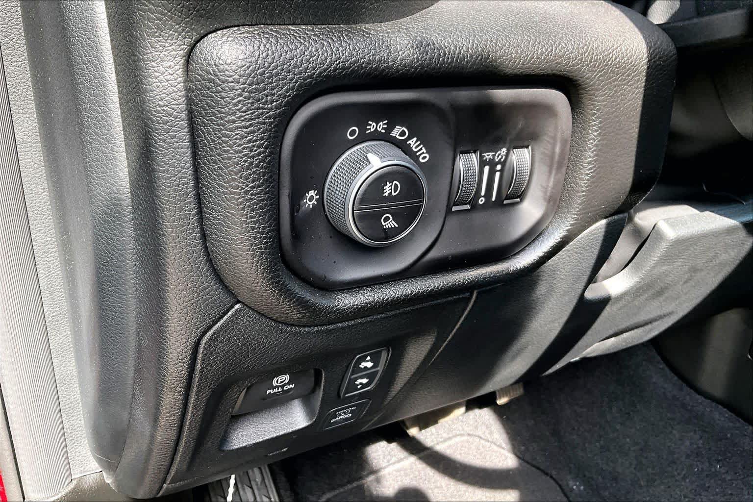 Used 2026 RAM 1500 Big Horn AWD/4WD image 32