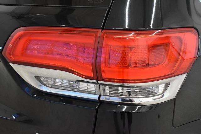 Used 2018 Jeep Grand Cherokee Laredo image 12