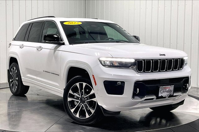 Used 2023 Jeep Grand Cherokee Overland image 3