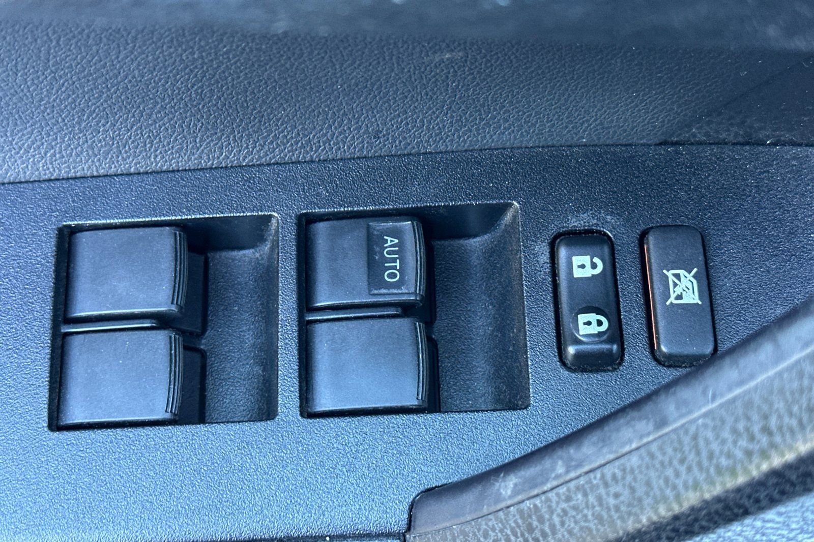 Used 2017 Toyota Corolla SE w/ Carpet Mat Package (TMS) image 11