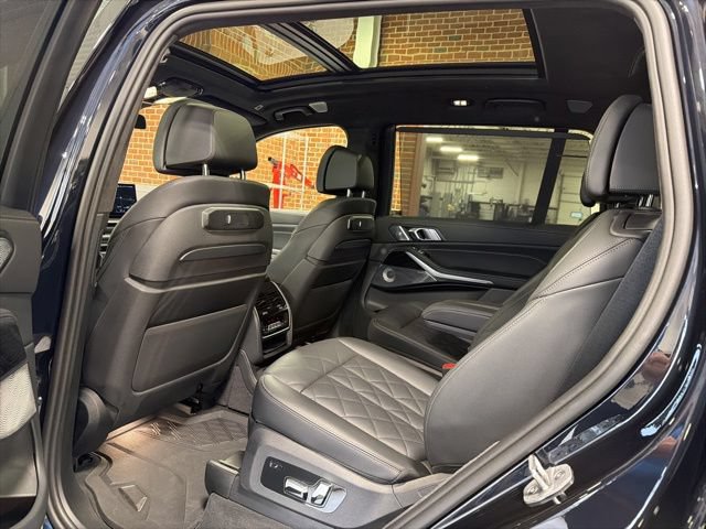 Used 2024 BMW X7 xDrive40i w/ Executive Package AWD/4WD image 35