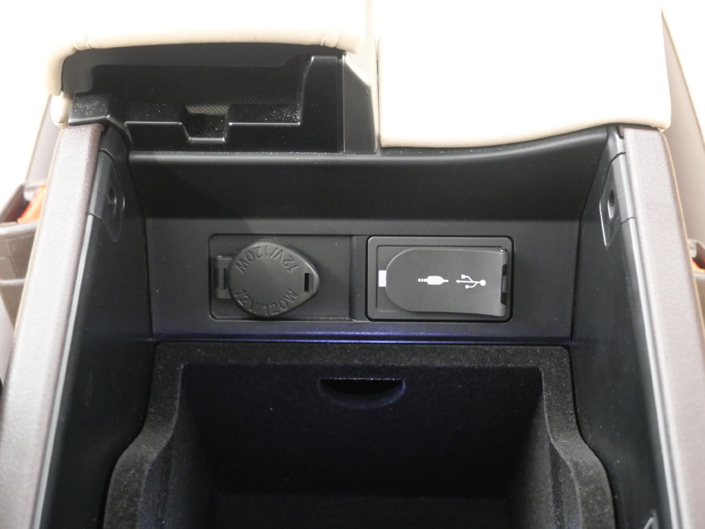 Used 2018 Lexus RX 350L AWD w/ Premium Package image 24