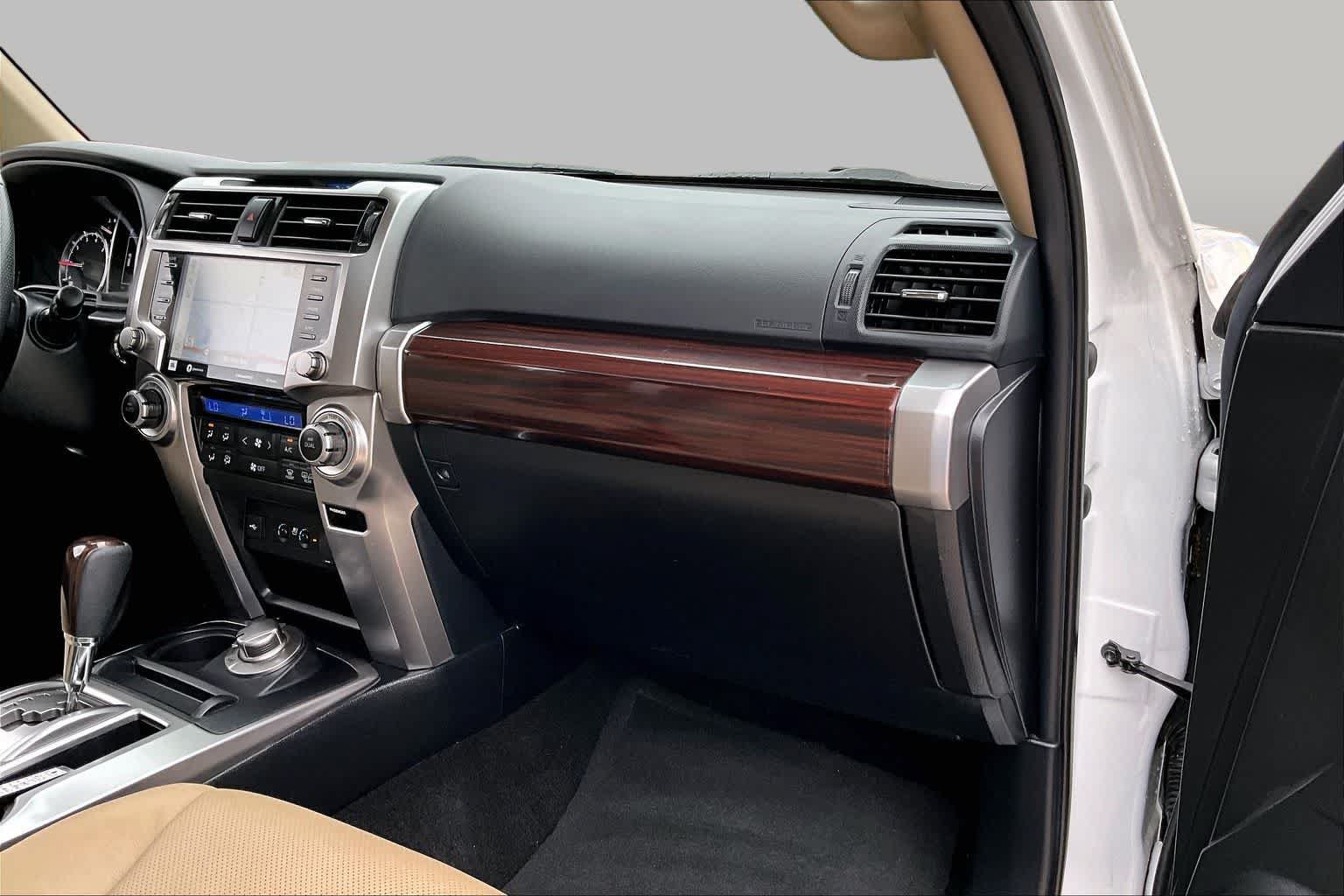 Used 2024 Toyota 4Runner Limited AWD/4WD image 19