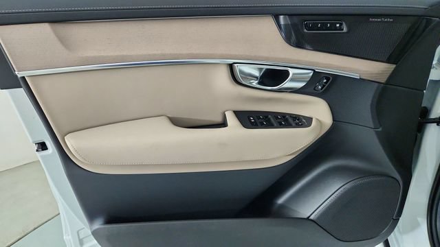 New 2026 Volvo XC90 B6 Plus w/ Protection Package Premier AWD/4WD image 9