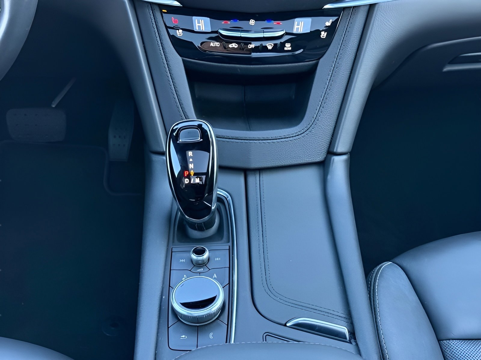 Certified 2025 Cadillac XT5 Premium Luxury image 14