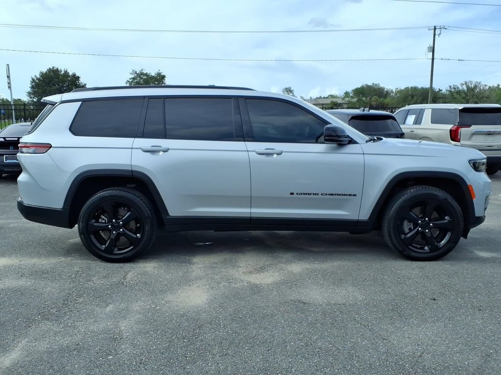 Used 2023 Jeep Grand Cherokee L Limited w/ Luxury Tech Group II RWD image 8