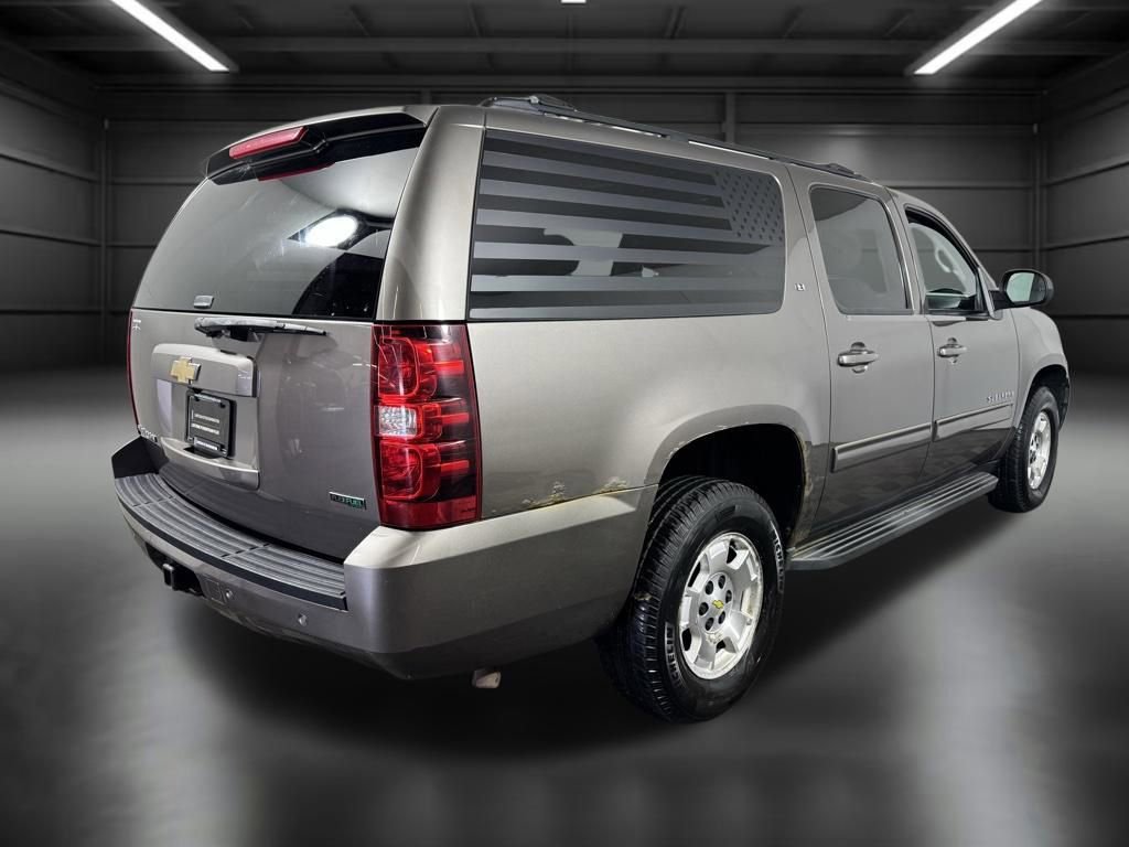 Used 2011 Chevrolet Suburban LT w/ Luxury Package image 4